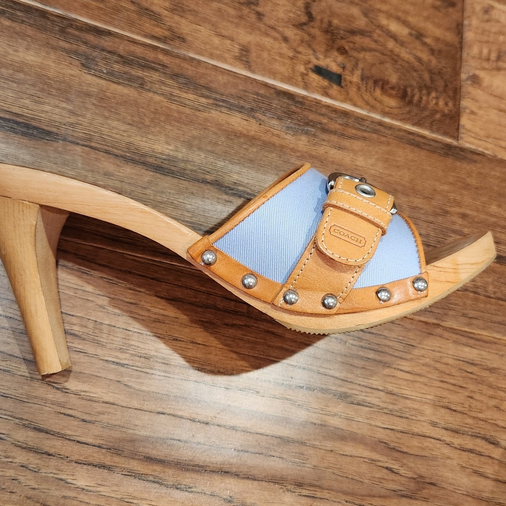 Sandals - Picture 3 of 4